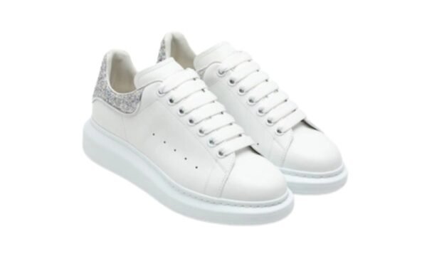 Scarpe da ginnastica oversize bianche con glitter